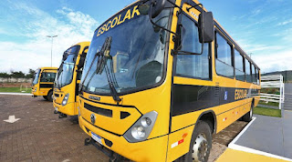 Rui entrega ônibus para as cidades de Pedro Alexandre, Euclides da Cunha, Macururé, Monte Santo, Quijingue e Rodelas na Região Nordeste do Estado