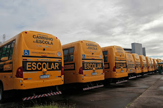 Rui entrega ônibus escolares para 43 municípios baianos