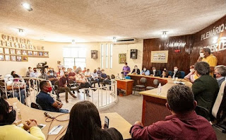 Casa Nova: Fazendas, Prefeito e Secretário da Agricultura discutem melhorias para estradas de acesso