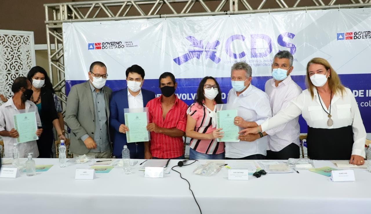 Governo entrega títulos de terra no município de Irecê