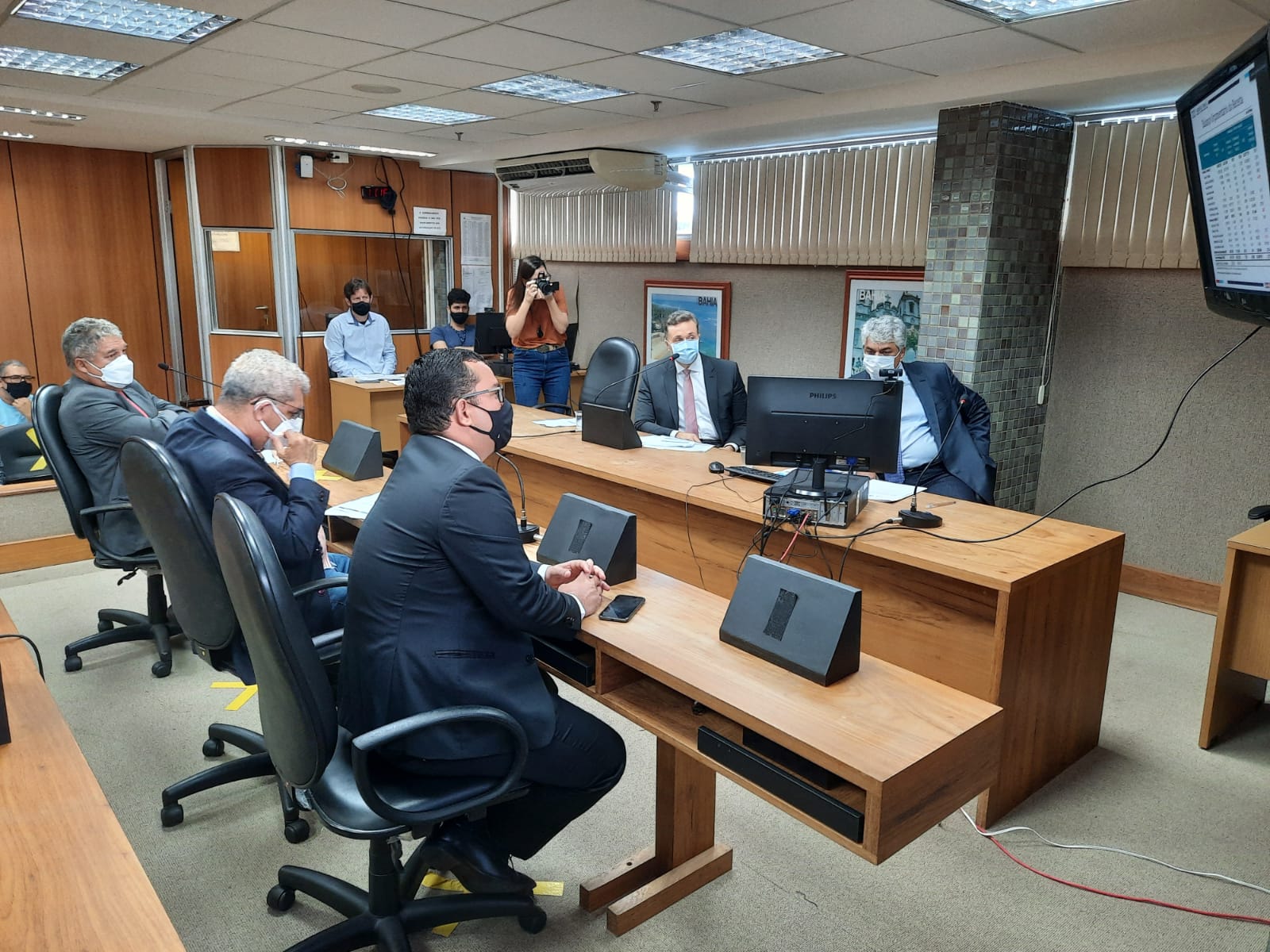 Bahia investe mais e tem menor endividamento em duas décadas, mas mantém cautela