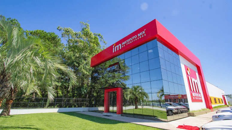 Governo do Estado e Instituto Mix levam ação de empregabilidade para oeste baiano
