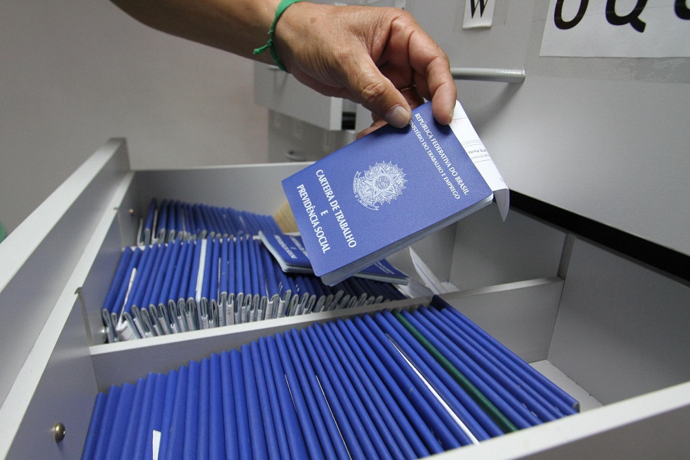 Maior ação itinerante de empregabilidade do país percorre bairros de Salvador