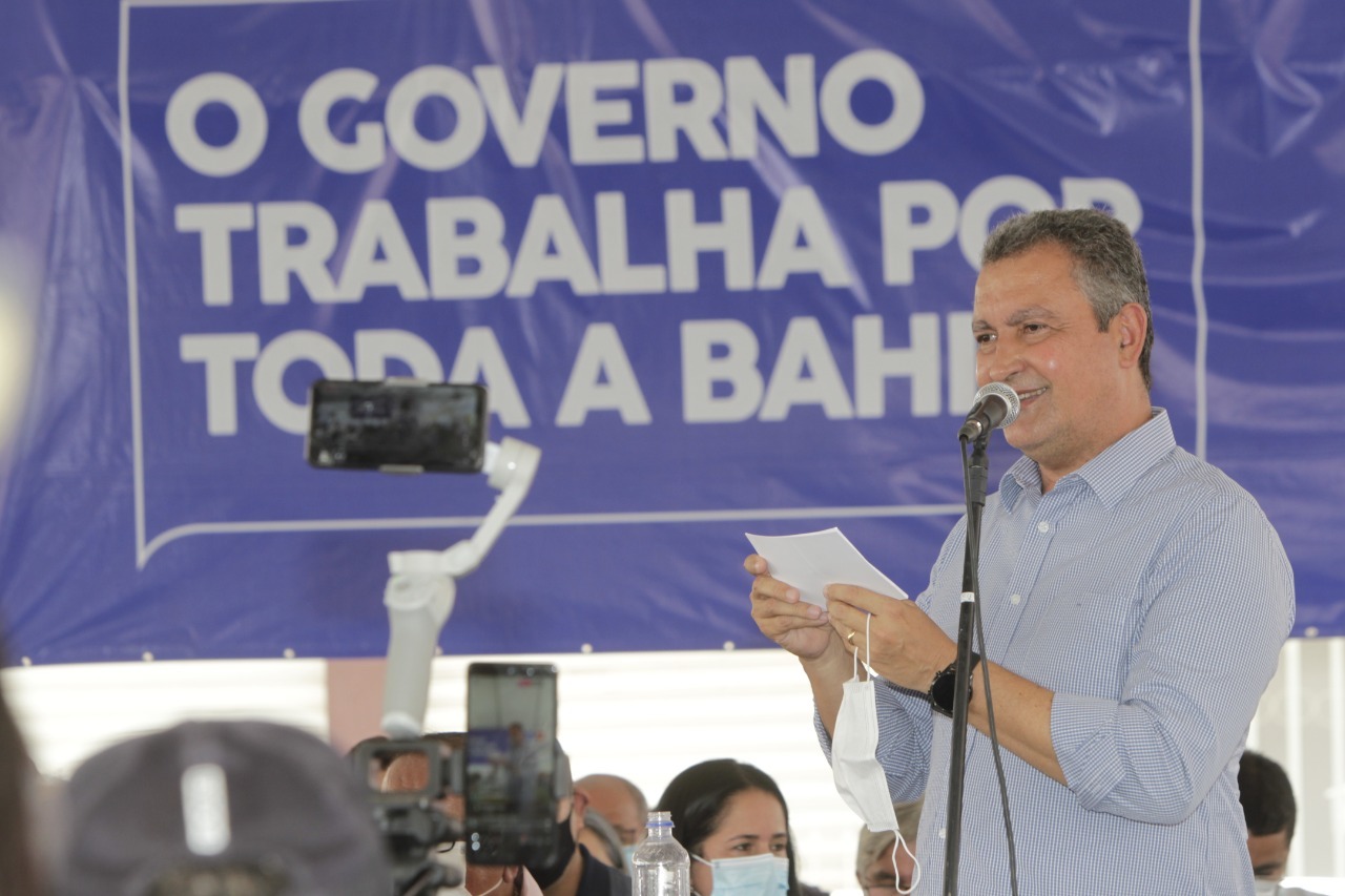 Em Jeremoabo, Rui anuncia escola em tempo integral e investimentos em esgotamento e infraestrutura
