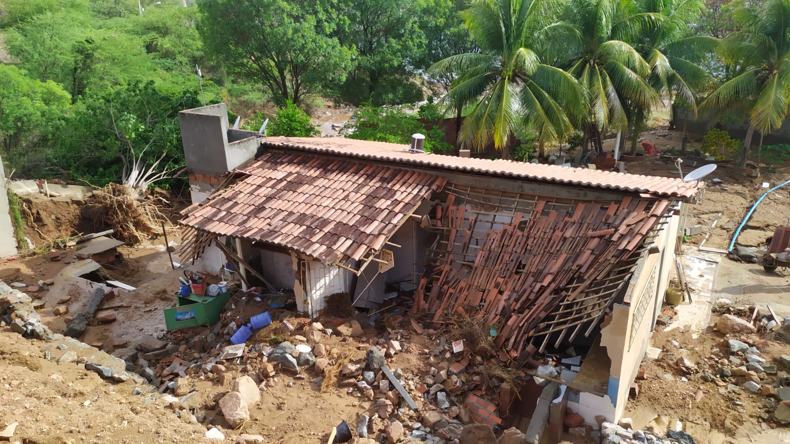 Chuvas causam transtornos no Município de Canindé