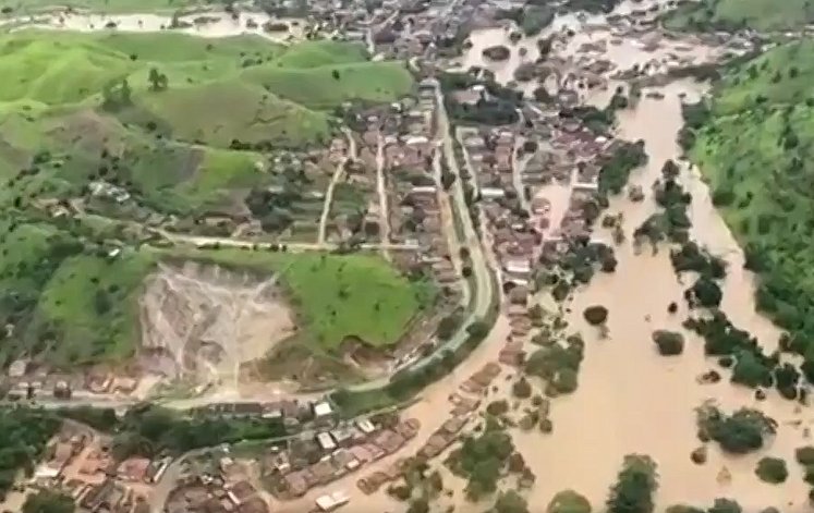 Governo do Estado conclui ações emergenciais no KM 17 da BA-284, entre Itamaraju e o distrito de Alho