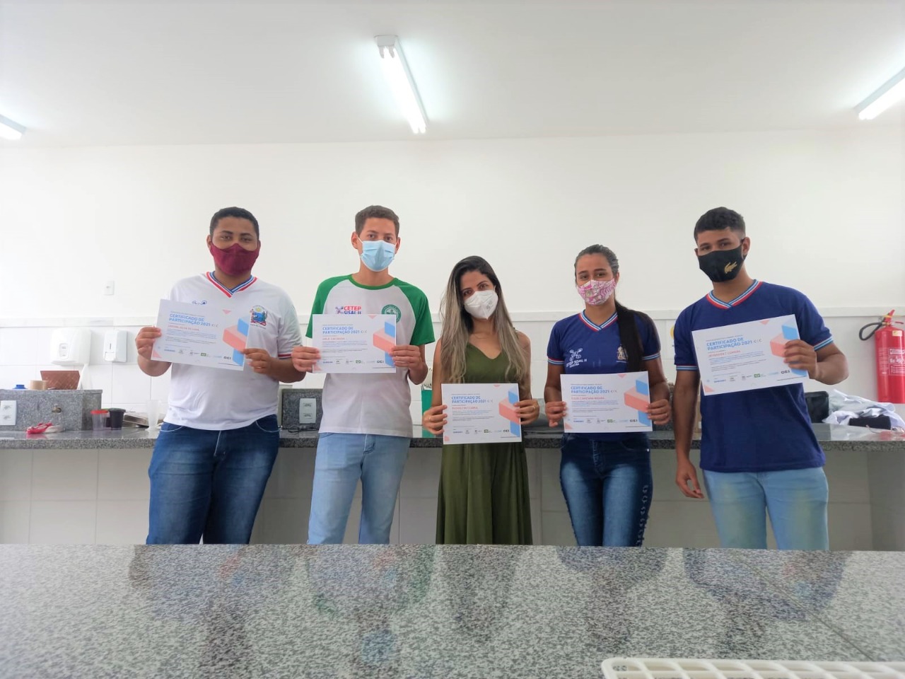 Estudantes atuam no desenvolvimento de creme hidratante de baixo custo com casca de banana para tratamentos estéticos