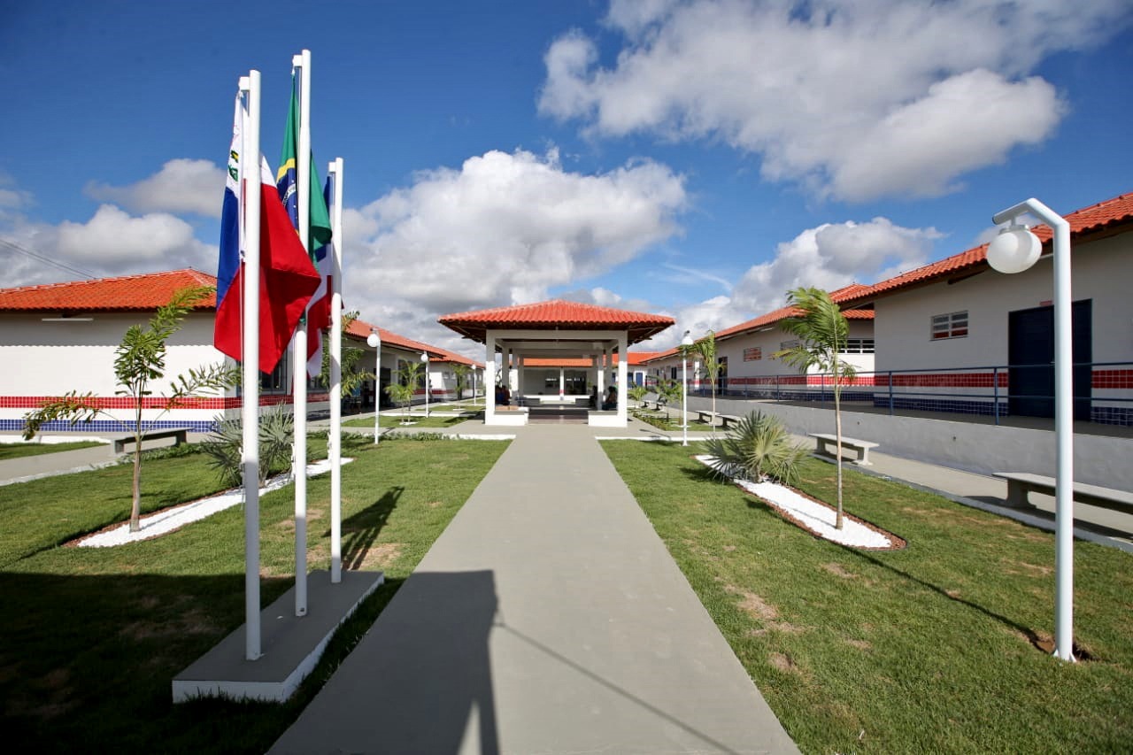SEC divulga resultado de licitação para nova escola em Ouriçangas e modernização em Jaguaquara, Alagoinhas, Coração de Maria e Salvador
