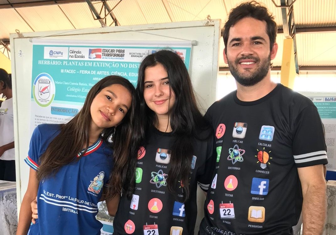 Estudantes de Ibitira criam herbário para catalogar plantas em risco de extinção na região