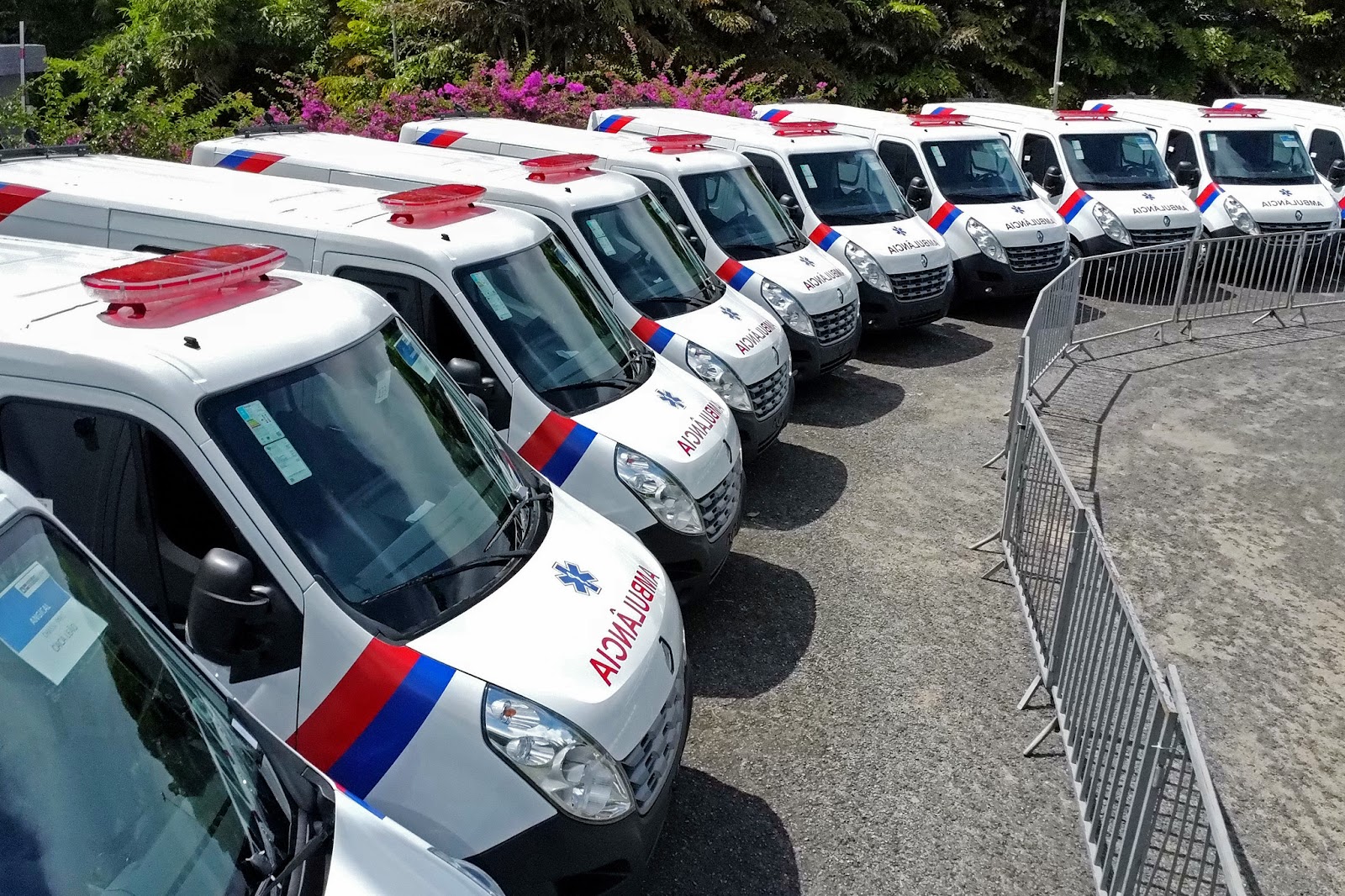 Rui assina convênio de infraestrutura com 34 municípios, entrega 15 ambulâncias e anuncia novos leitos para pacientes com Covid-19