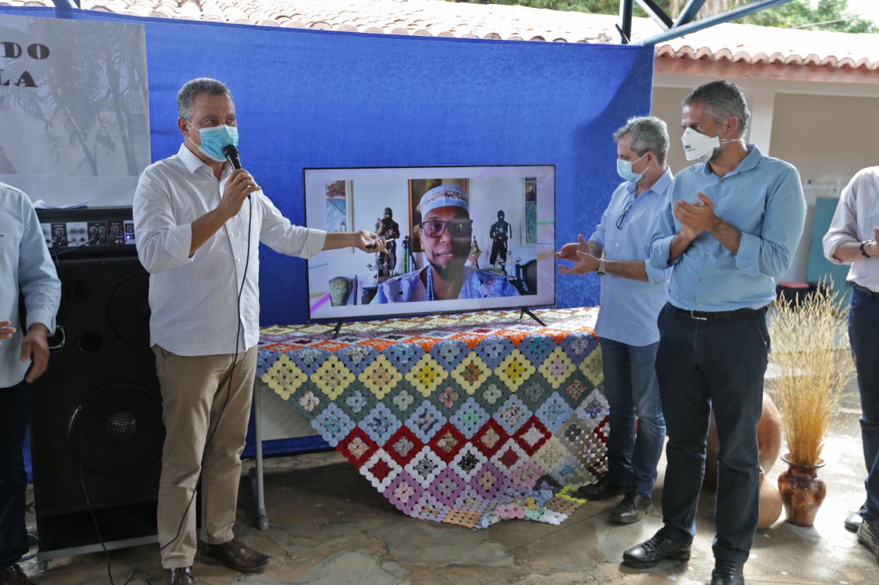 Em Sebastião Laranjeiras, Rui anuncia construção de escola e inaugura sinal digital da TVE