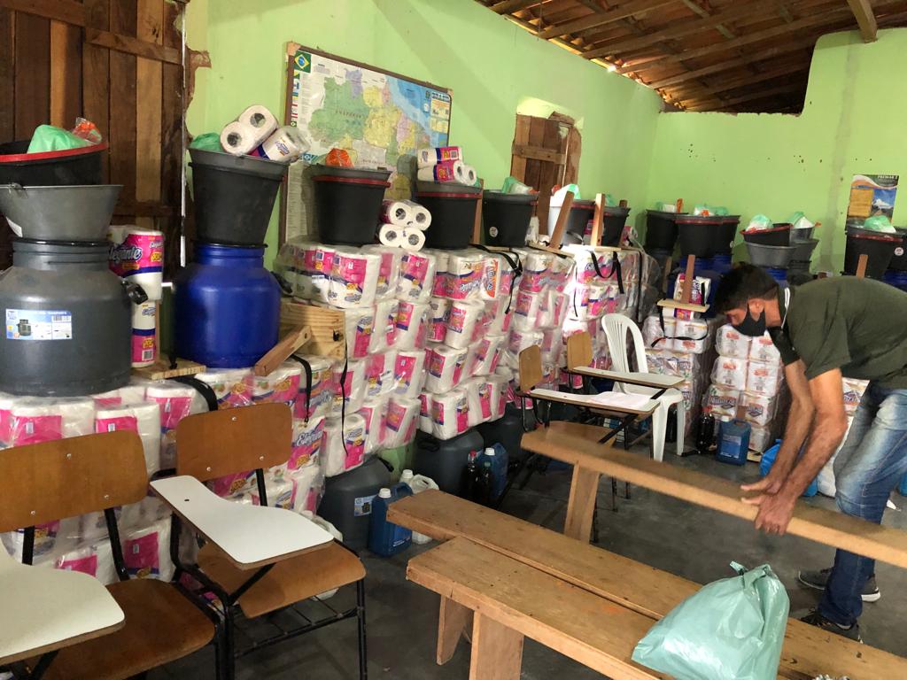Comunidade Quilombola de Monte Santo recebe kits de ordenha para caprinocultura de leite