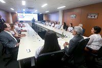 Estudantes da Uneb premiados em evento internacional são recebidos pelo governador Jerônimo Rodrigues