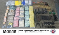 Ação de inteligência da PM localiza 15 kg de cocaína, 22 mil pastilhas de ecstasy, munições e carregadores para fuzis, R$ 4 mil em espécie e granadas