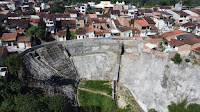 Governo do Estado entrega obras de contenções de encostas em Catu e autoriza mais obras em saúde, esporte e para abastecimento de água
