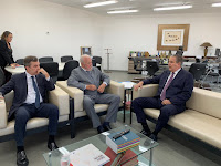 Presidente e corregedor do TCM entregam ao TRE lista de gestores punidos
