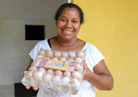Produção de Ovos de galinha caipira gera renda em comunidade quilombola de Araçás