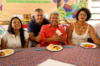  “É uma pauta conjunta do Estado com os movimentos e os Municípios para que quem mora no campo possa ter terra, água e estrada pavimentada”, disse Jerônimo durante evento de educadores rurais