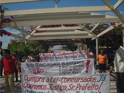 TODOS NA RUA POR SEUS DIREITOS.