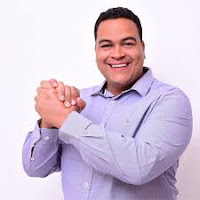 Chefe de Gabinete chega atrasado em seu primeiro dia de trabalho