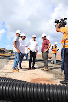 Governador vistoria obras do VLT na Calçada, que avançam com implantação dos primeiros trilhos