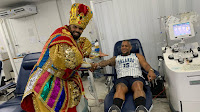 Hemoba recebe visita de artistas da axé music em ação para incentivar a doação de sangue