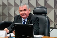 Senador baiano some do debate da PEC da Blindagem e vira cúmplice da impunidade