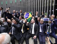 Motta abre as portas da Câmara para salvar golpistas e manchar o Brasil