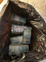 Sacola preta, notas frias e deputados atolados em dinheiro vivo e moralidade no lixo
