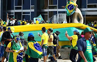 Golpistas na cadeia, democracia na praça e o dia em que o brasil disse não ao crime político