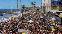  Políticos invadem trio elétrico e transformam Carnaval da Barra em palanque improvisado