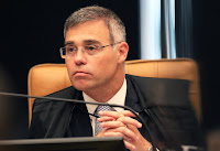 Mendonça na berlinda com a CPMI exigindo acesso total aos segredos de Vorcaro