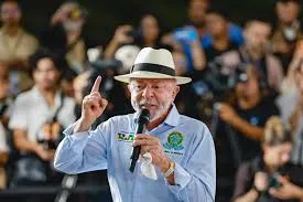  Lula explode contra Trump e grita que, “O Brasil não é republiqueta