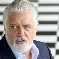 Wagner abre a torneira do sertão