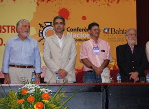 Emiliano participa da Conferência de Comunicação.