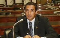 Yulo compara Paulo Souto a fada da varinha do condão.