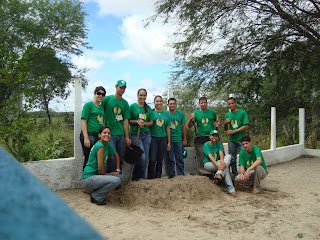 Projeto Senar Rondon em paulo Afonso/Ba constrói horta no terreno arenoso.