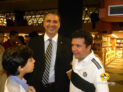 troca de telefonemas entre Nelson Pelegrino e Raul Monteiro.
