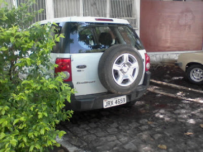 Motorista liga ar-condicionado e fica só na espera.