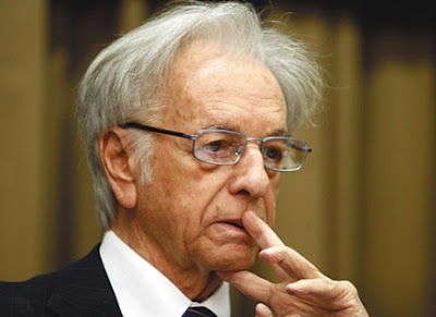 Morreu Itamar Franco.