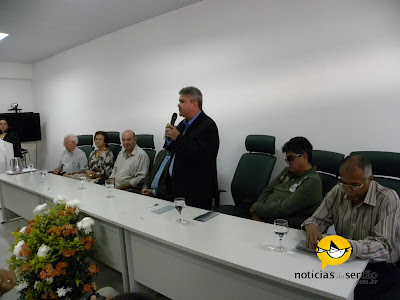 IFBA em Paulo Afonso homenageia Gilberto de Barros Pedrosa colocando seu nome na Biblioteca.