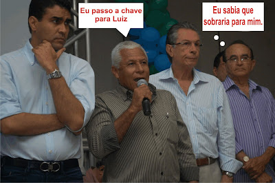 A fila anda para o lado do DEM.