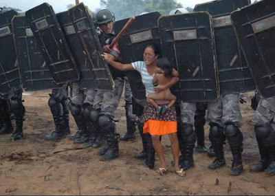 UMA FOTO, UM FATO. PINHEIRINHO.
