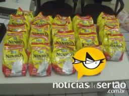 Jovem é presa ao furtar leite no Supermercado G Barbosa.
