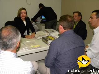 Comissão de Vereadores esteve com a Promotora Andrea para falar do caso dos aprovados no concurso público.