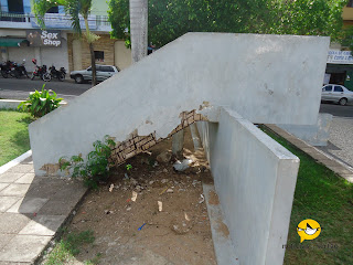No centro da cidade a Tribuna Livre está em estado de abandono.