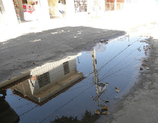 Ruas alagadas em Paulo Afonso mostram o descaso da Embasa.