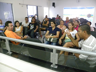Em reunião, comerciantes de Canindé pedem ajuda para festa de fim de ano ao Prefeito Heleno Silva.