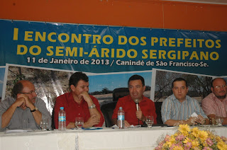 Prefeitos discutem ações emergenciais para combate à seca no Sertão.