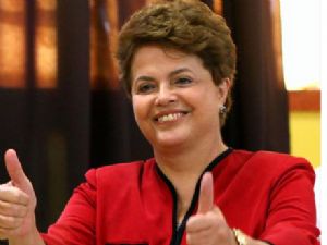 Em entrevista a Giuliano Ribeiro das Rádios Delmiro e ao Rogério Costa das Rádios Gazeta, Dilma fala da retirada de 22 milhões da miséria e do enfrentamento à seca.